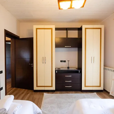 Roan Luxury Villa *