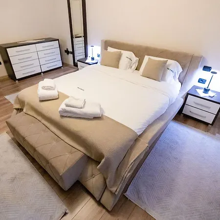 Roan Luxury