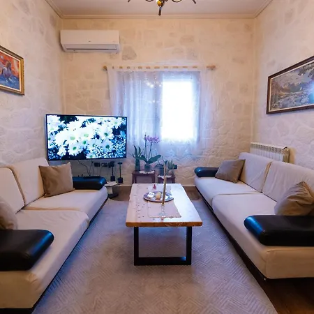 Roan Luxury * Vlorë