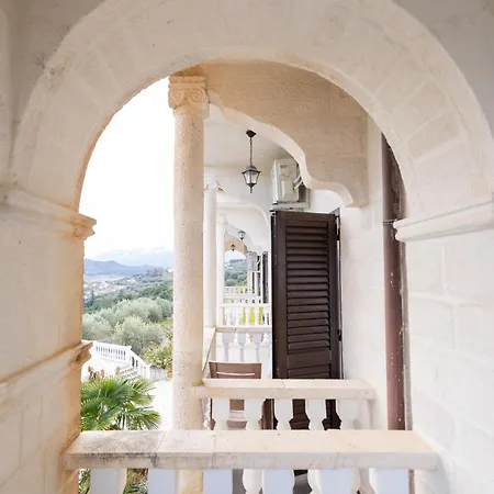 Roan Luxury Villa *
