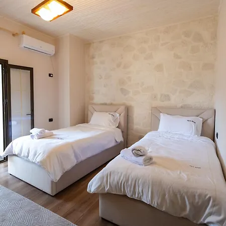 Roan Luxury