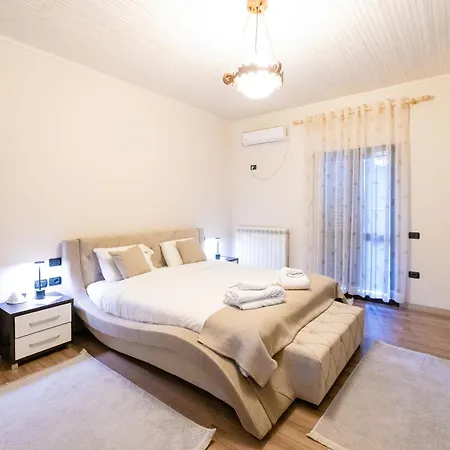 Roan Luxury * Vlorë